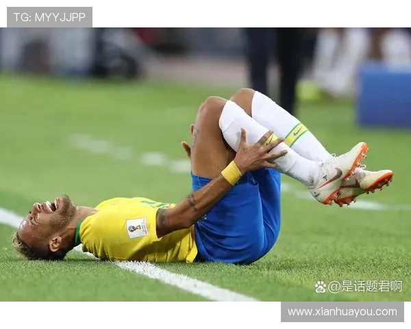 足球球星穿烂鞋引热议 究竟是谁的破鞋成了焦点话题